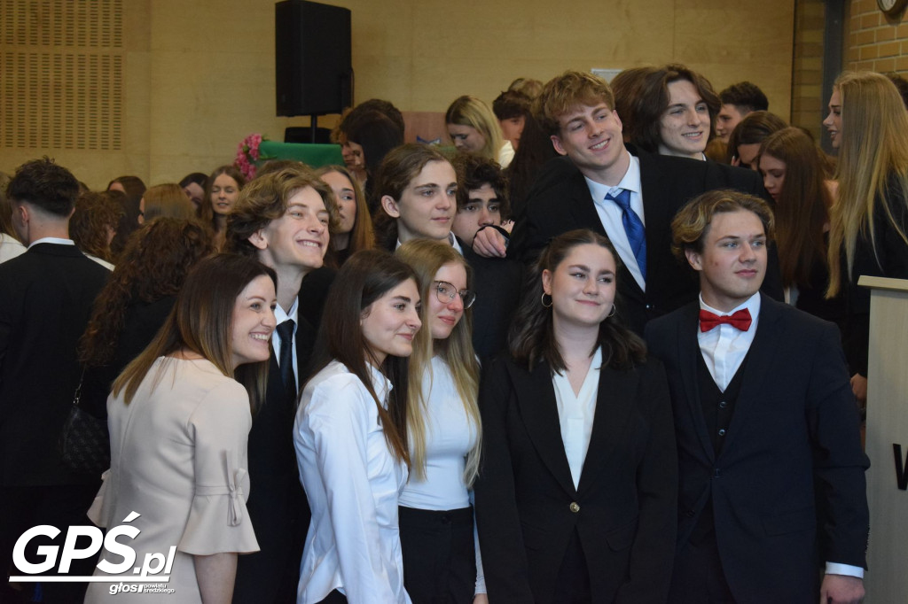 Pożegnanie uczniów klas maturalnych w ZSA