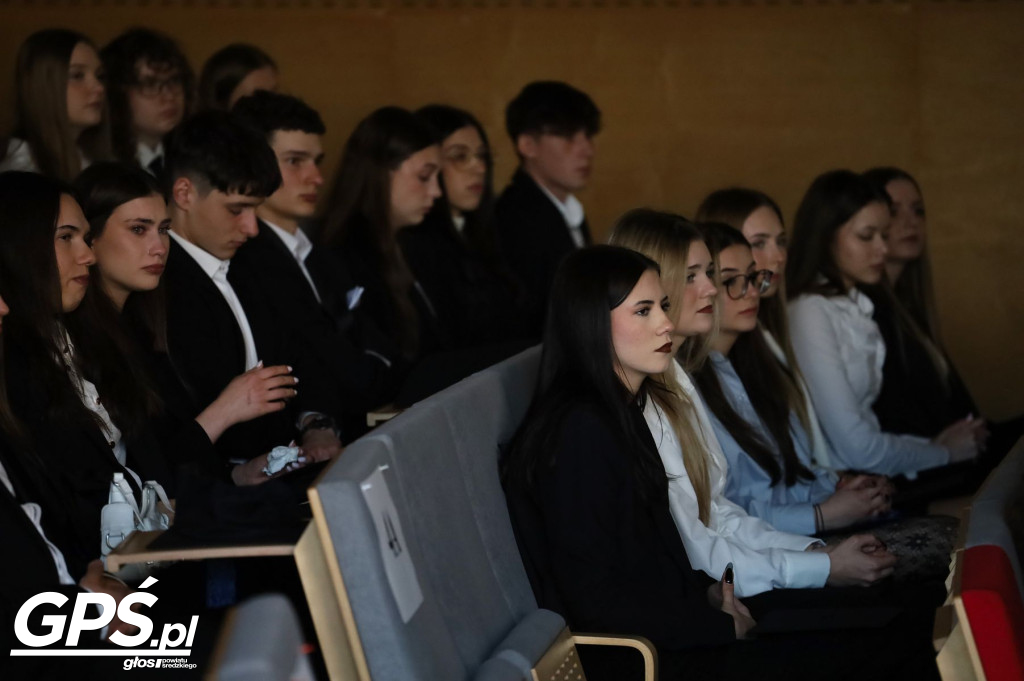 Pożegnanie uczniów klas maturalnych w ZSA