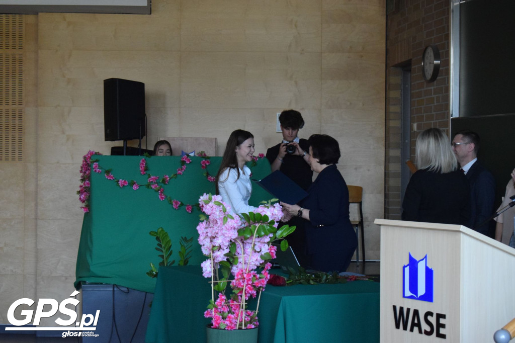 Pożegnanie uczniów klas maturalnych w ZSA