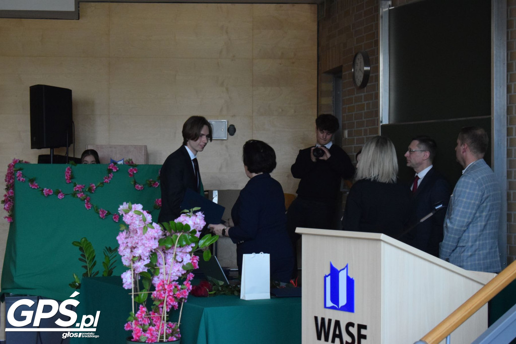 Pożegnanie uczniów klas maturalnych w ZSA