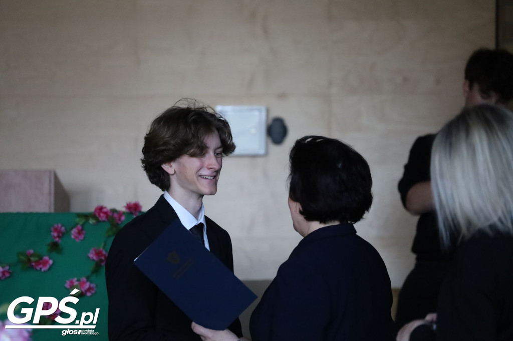 Pożegnanie uczniów klas maturalnych w ZSA