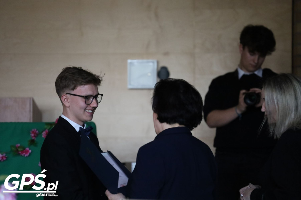 Pożegnanie uczniów klas maturalnych w ZSA