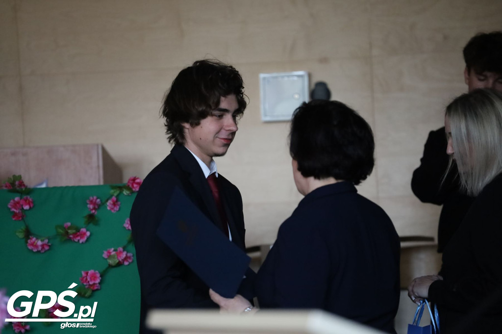 Pożegnanie uczniów klas maturalnych w ZSA