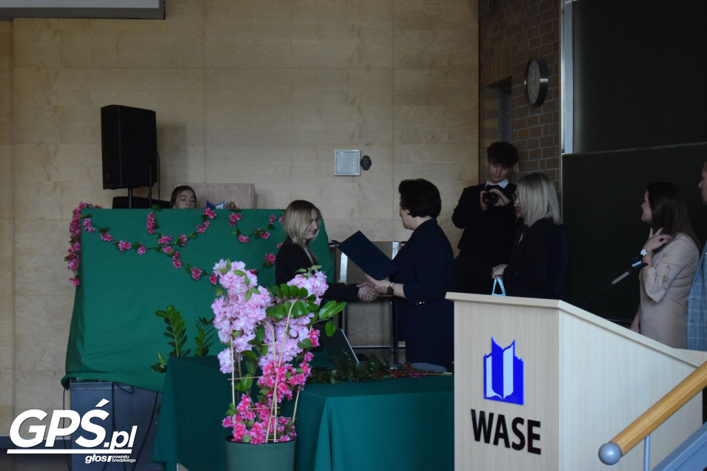 Pożegnanie uczniów klas maturalnych w ZSA