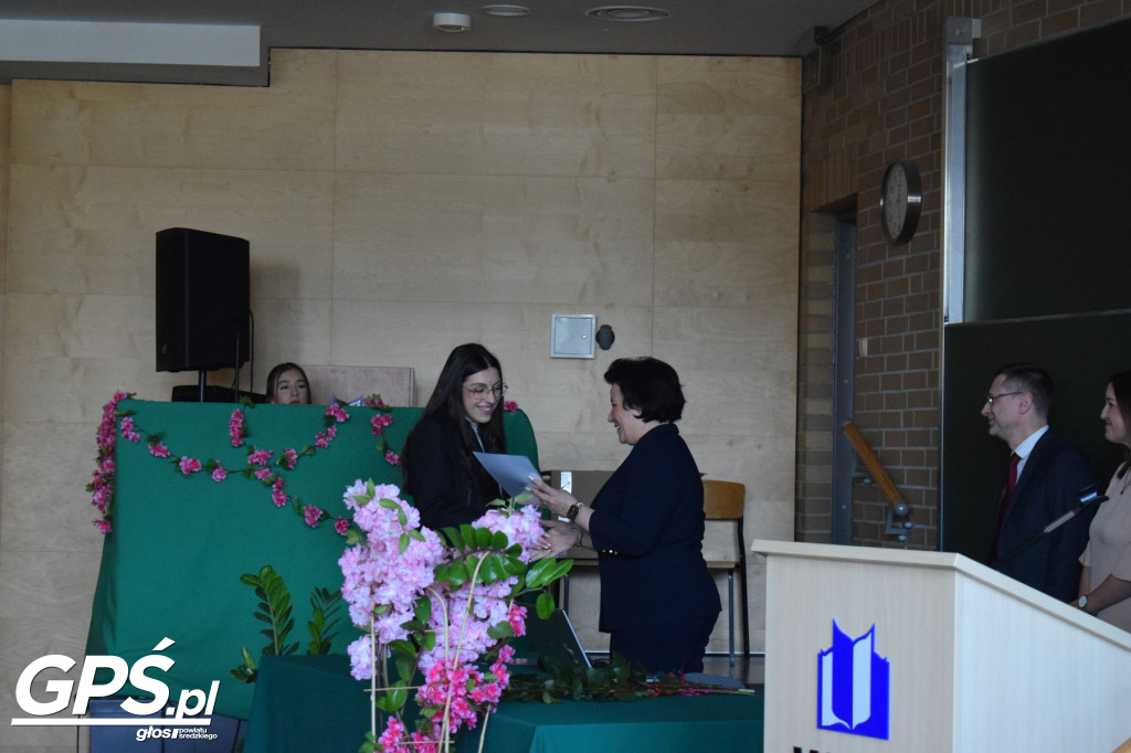 Pożegnanie uczniów klas maturalnych w ZSA