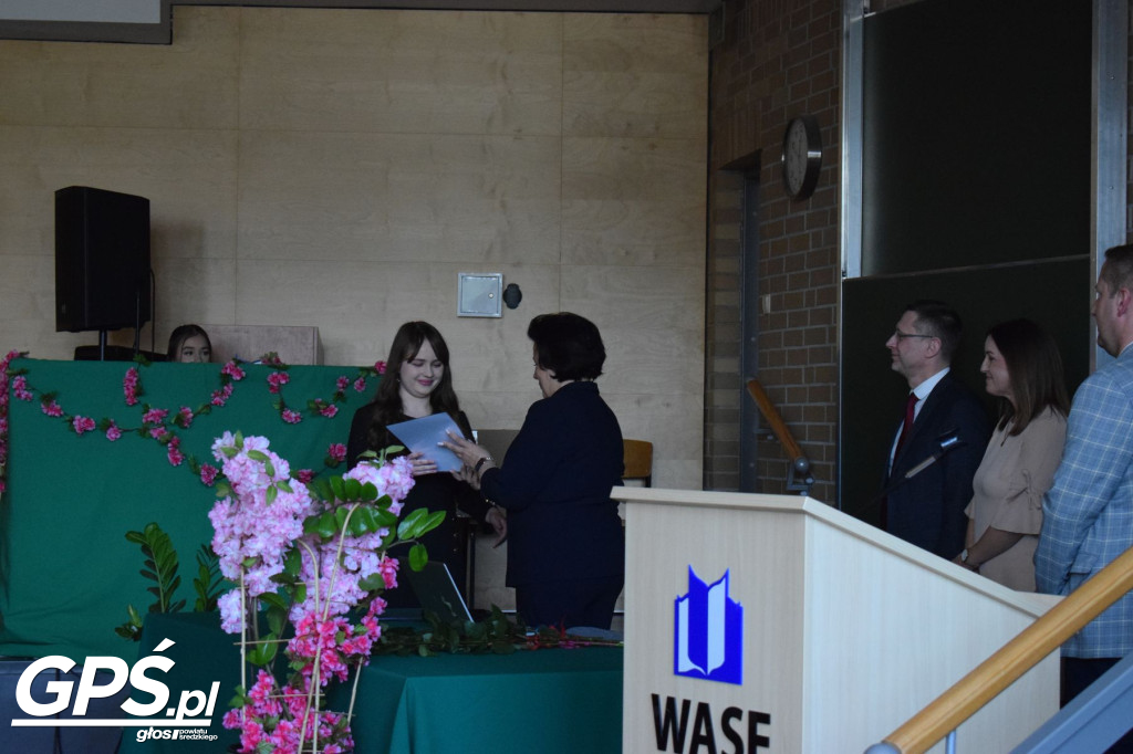 Pożegnanie uczniów klas maturalnych w ZSA