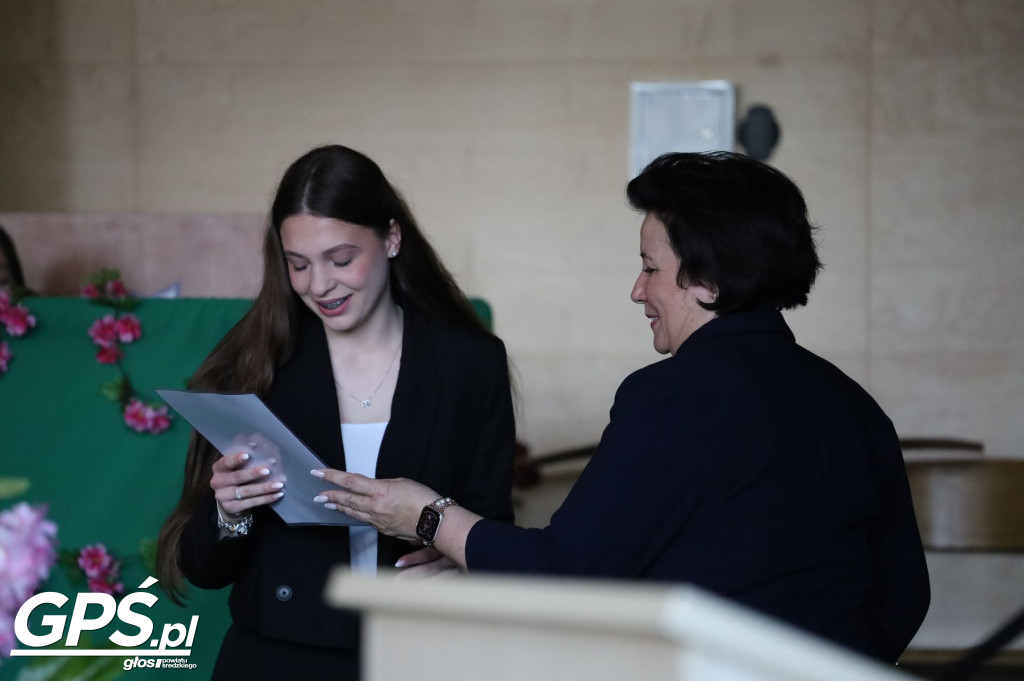 Pożegnanie uczniów klas maturalnych w ZSA