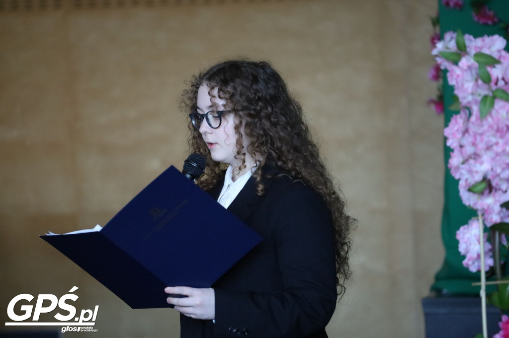 Pożegnanie uczniów klas maturalnych w ZSA