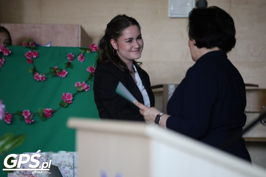 Pożegnanie uczniów klas maturalnych w ZSA