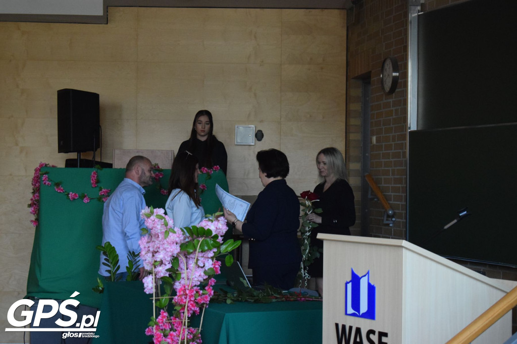 Pożegnanie uczniów klas maturalnych w ZSA