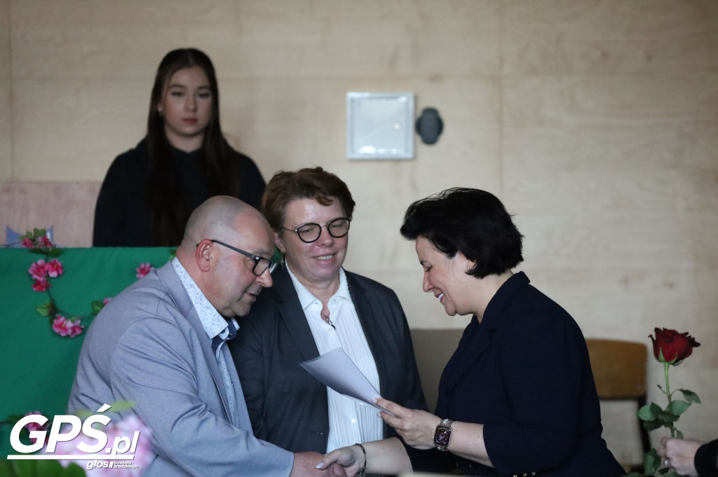 Pożegnanie uczniów klas maturalnych w ZSA