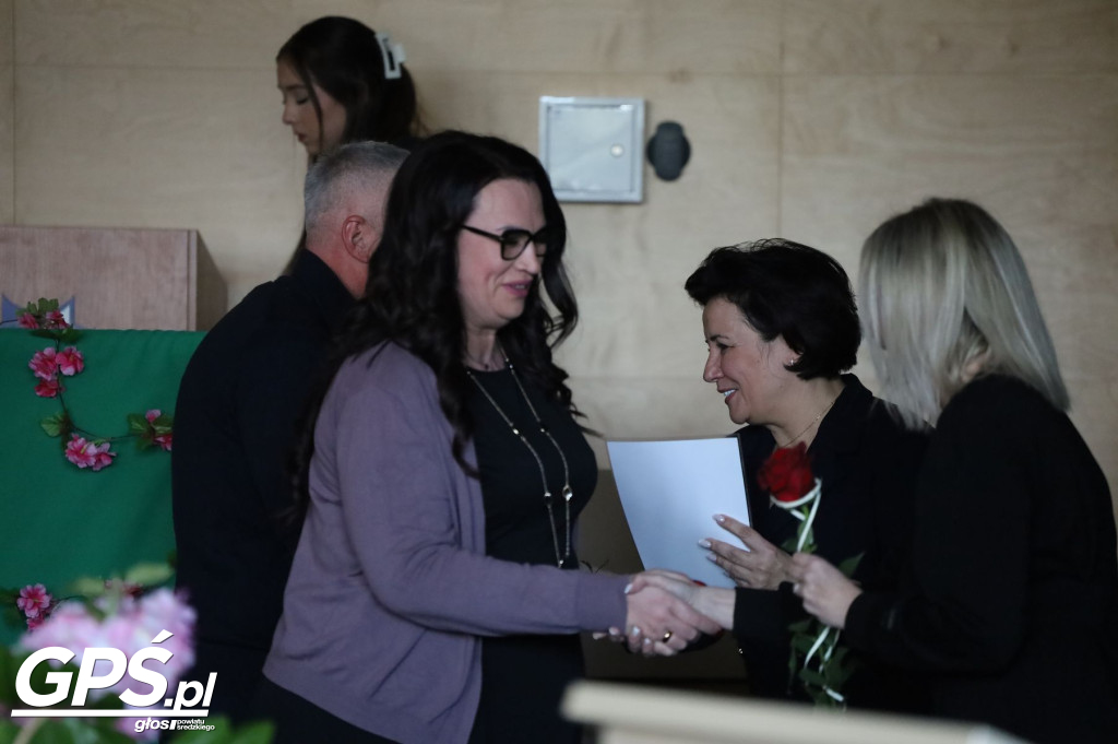 Pożegnanie uczniów klas maturalnych w ZSA