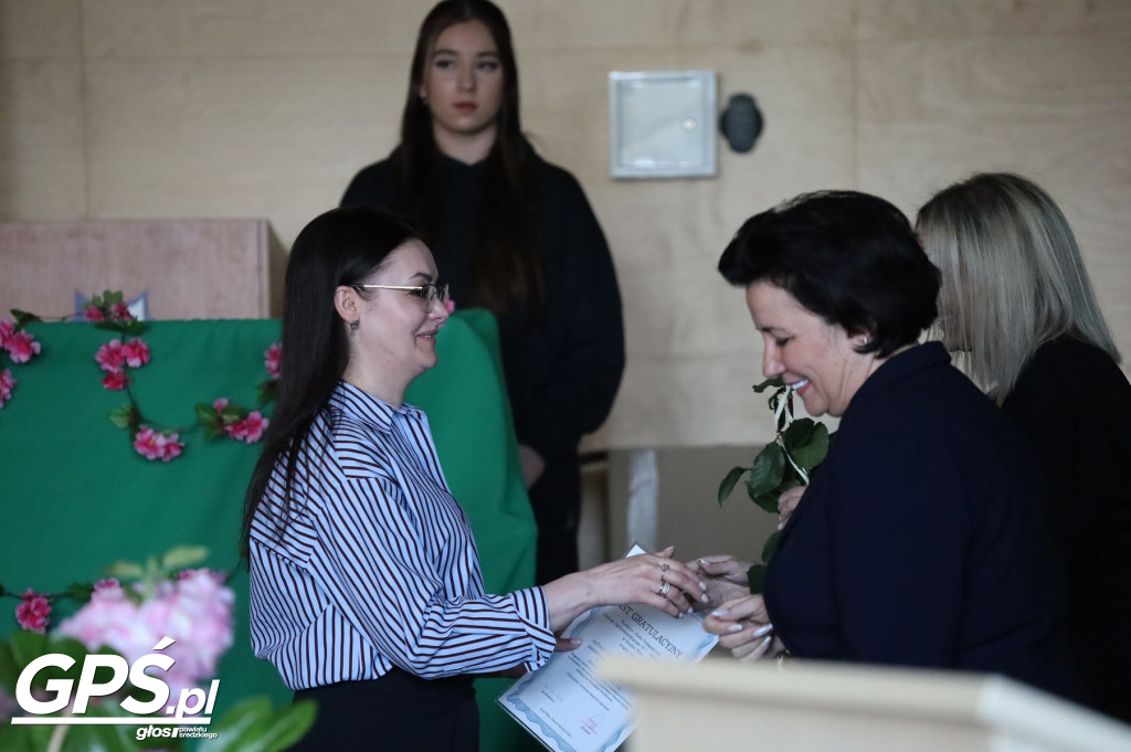 Pożegnanie uczniów klas maturalnych w ZSA