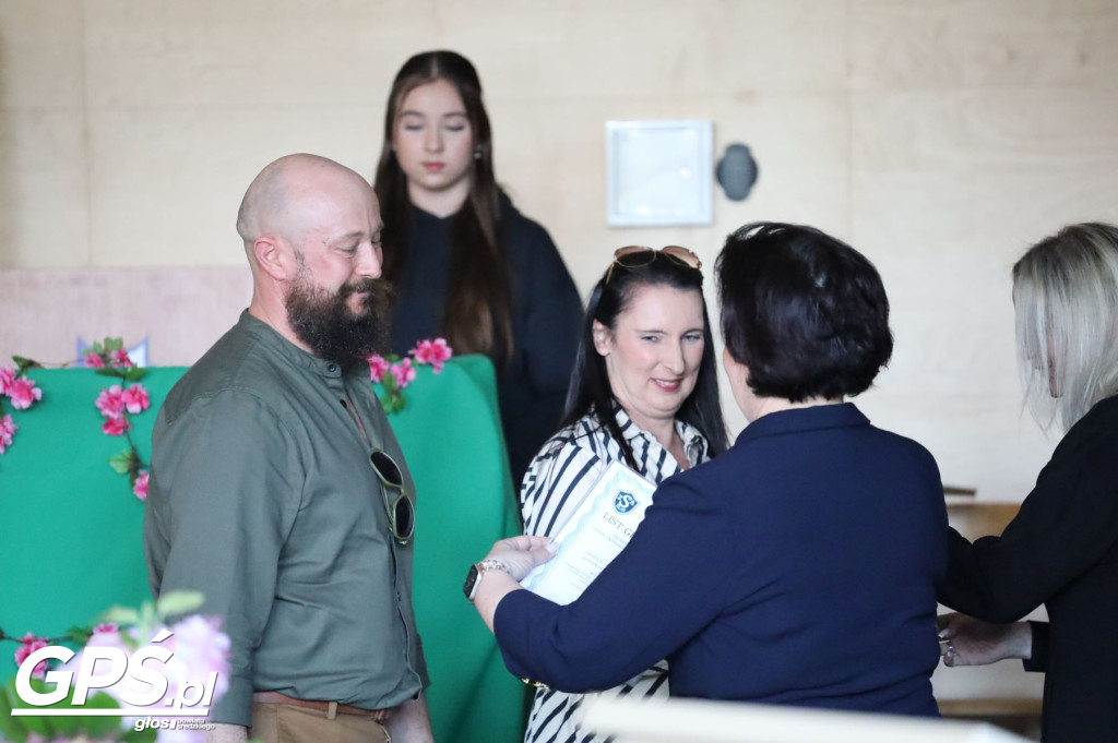 Pożegnanie uczniów klas maturalnych w ZSA