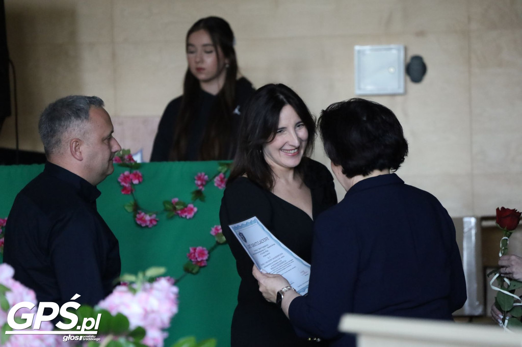 Pożegnanie uczniów klas maturalnych w ZSA