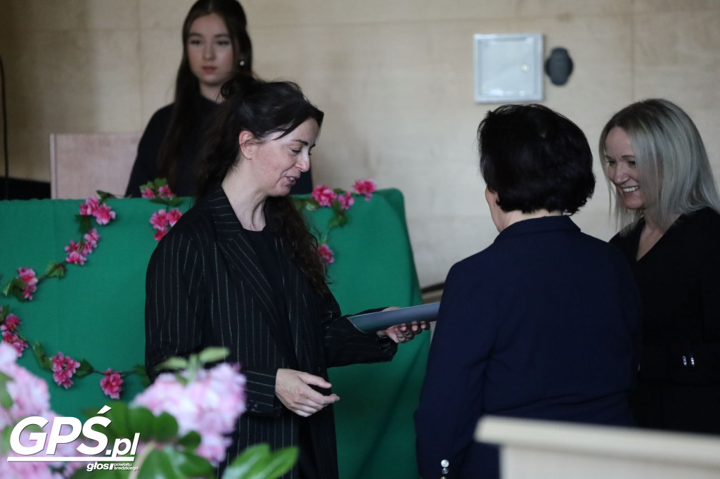 Pożegnanie uczniów klas maturalnych w ZSA