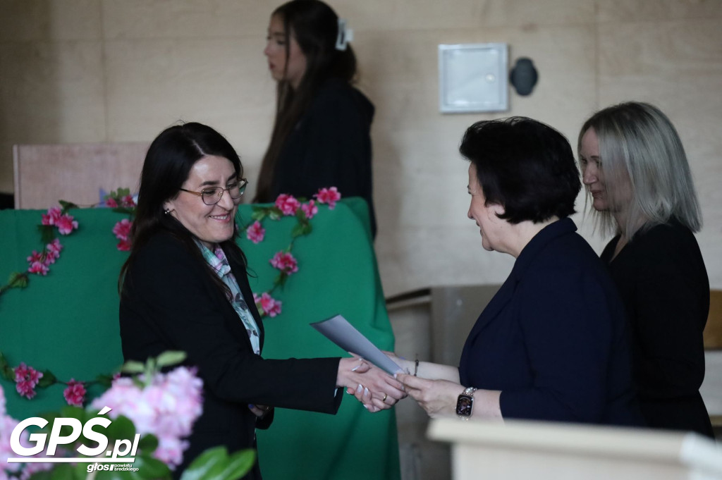 Pożegnanie uczniów klas maturalnych w ZSA