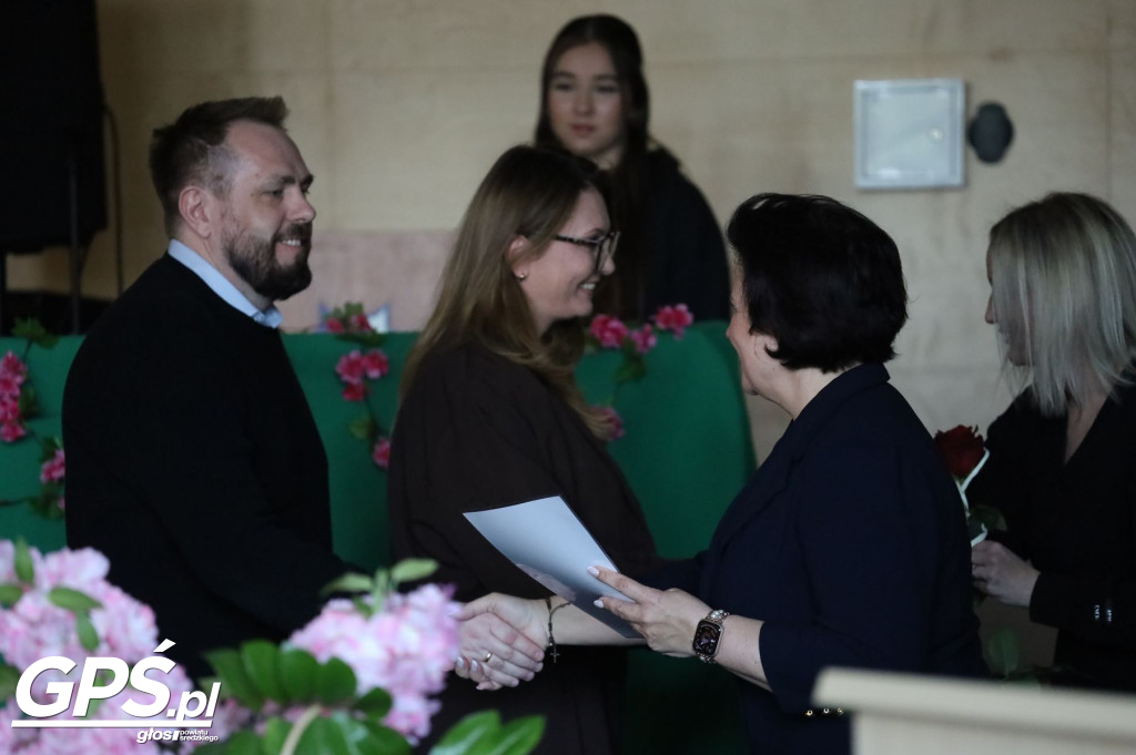 Pożegnanie uczniów klas maturalnych w ZSA