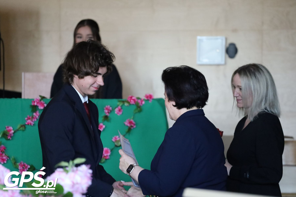 Pożegnanie uczniów klas maturalnych w ZSA