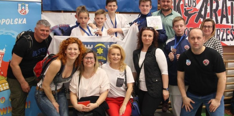 Mikasa z pucharem w Dominowie