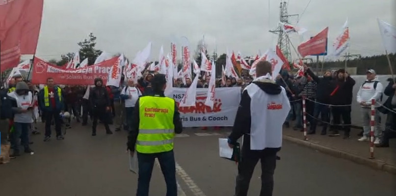 Piątkowa pikieta przed firmą w Bolechowie Fot. NSZZ „Solidarność” Solaris