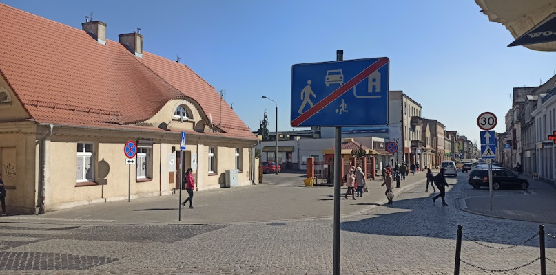 A jeśli znacie więcej średzkich absurdów drogowych, wyślijcie maila na adres m.taciak@glospowiatusredzkiego.pl