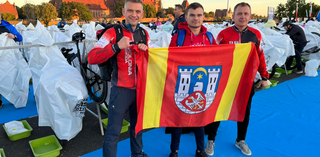 Średzcy triathloniści w Malborku Fot. LeWi