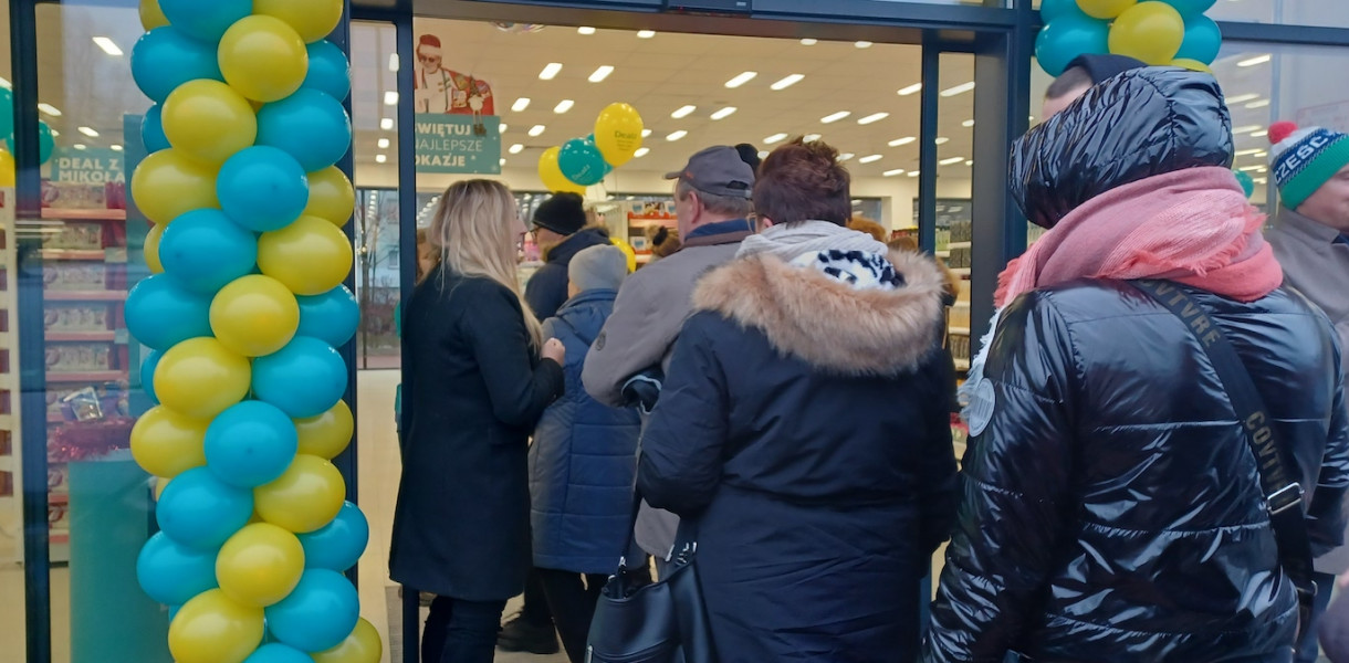 Pierwszych 100 klientów otrzyma voucher na kwotę dziesięciu złotych do wykorzystania w sklepie