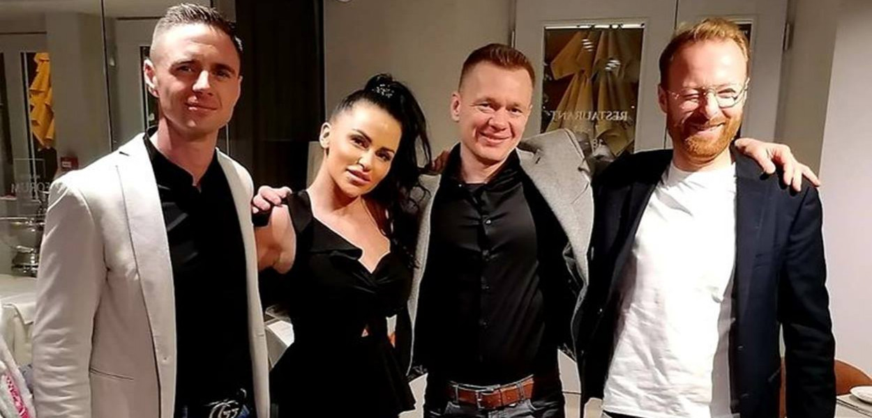 Od lewej: Sandra Grzechowiak z Optyk Forever razem z dyrektorami Kering Eyewear i opiekunem jej salonu z ramienia firmy Kering Eyewear