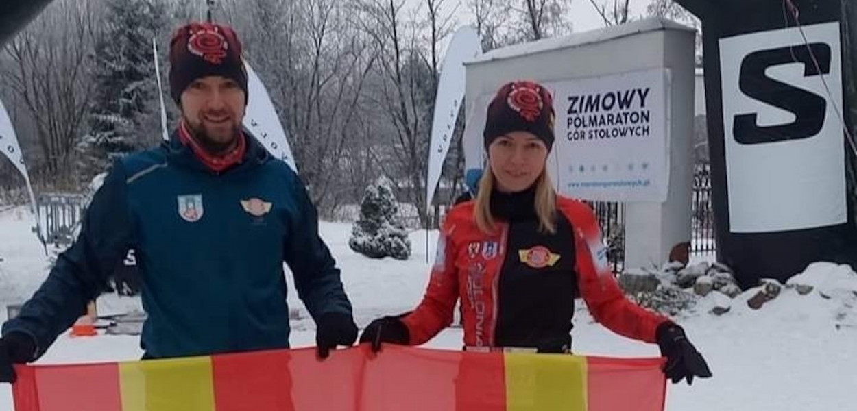 S. Pawlak i A. Machajewska (Polonia) w Górach Stołowych