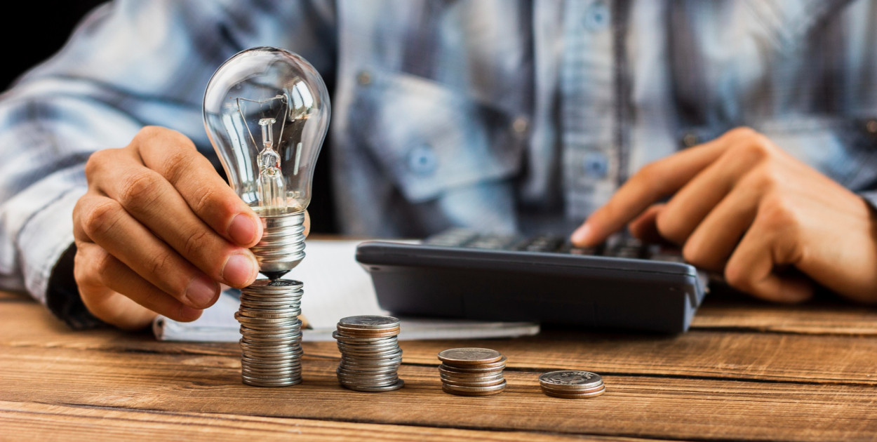 Ponad 100 złotych zwrotu za prąd. Te pieniądze może dostać każdy z Polaków