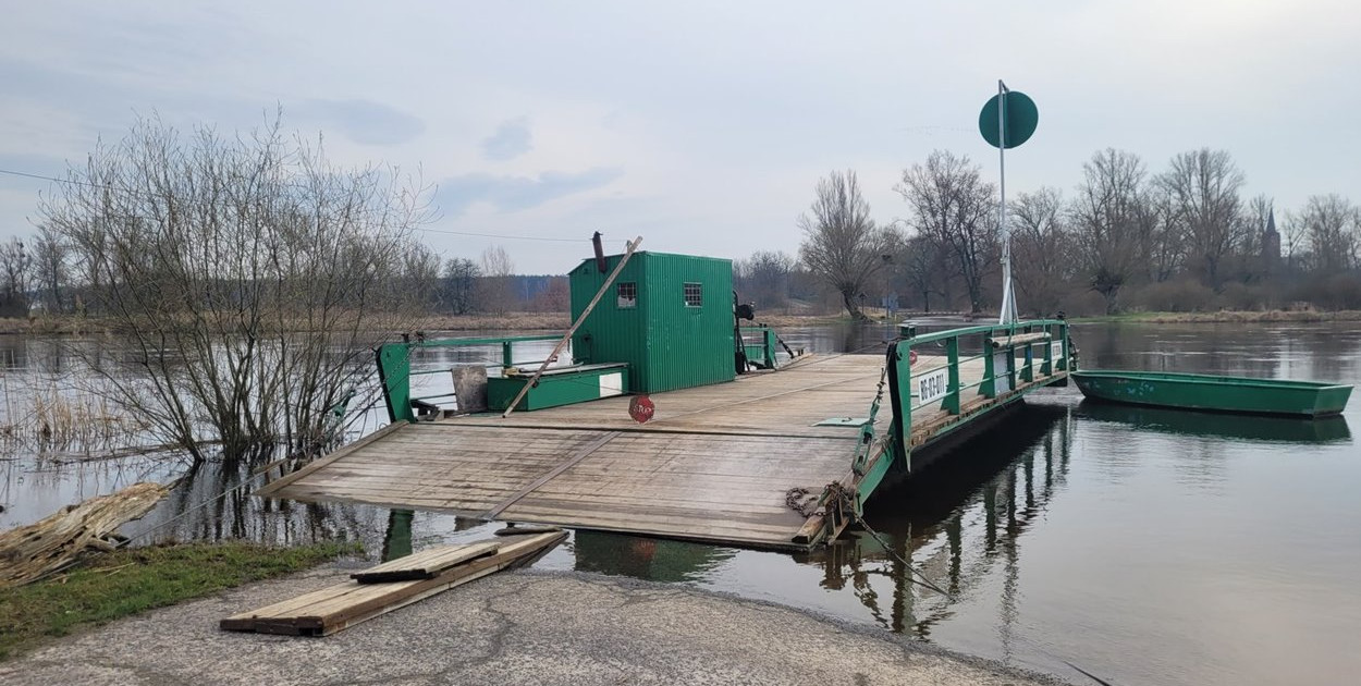 Aktualna sytuacja hydrologiczna. Prom bez ograniczeń