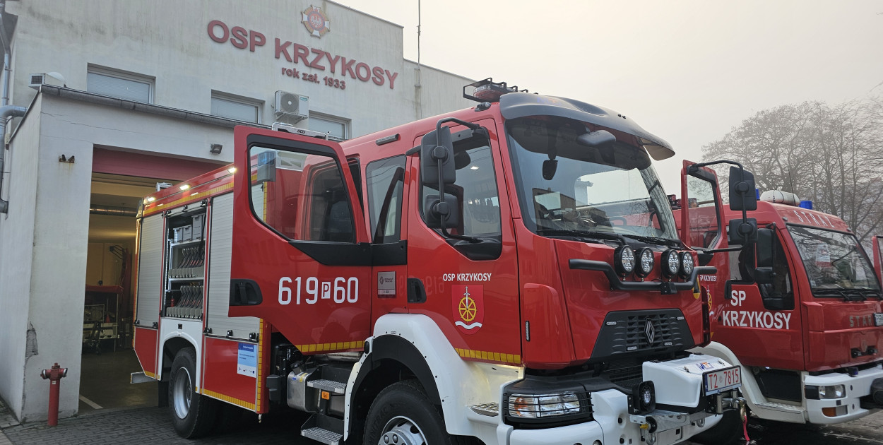 Uroczyste poświęcenie i przekazanie wozu strażackiego