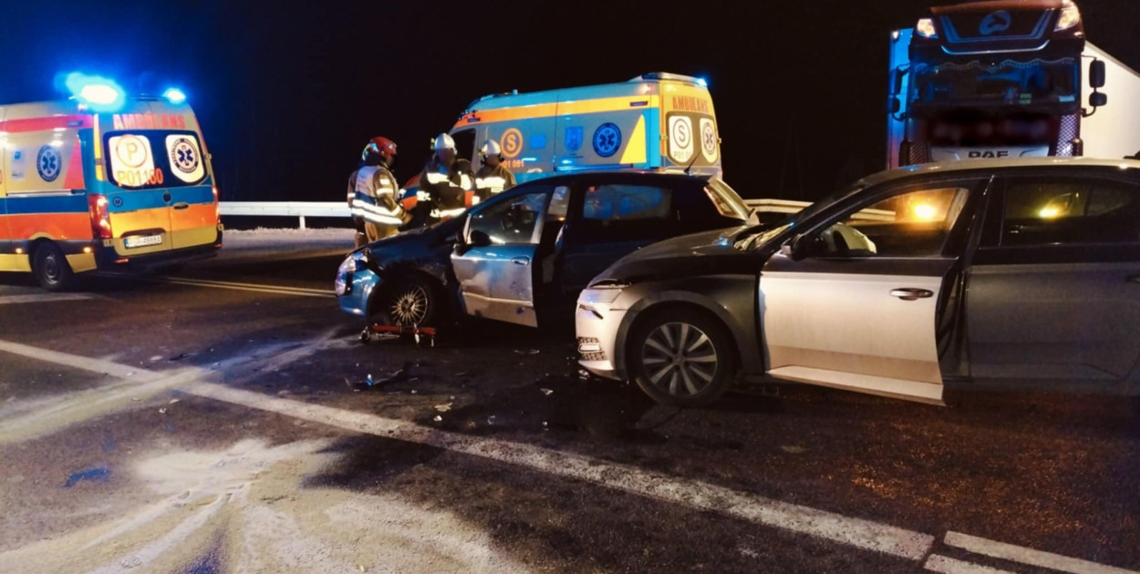 Zderzenie samochodów na skrzyżowaniu w Miąskowie