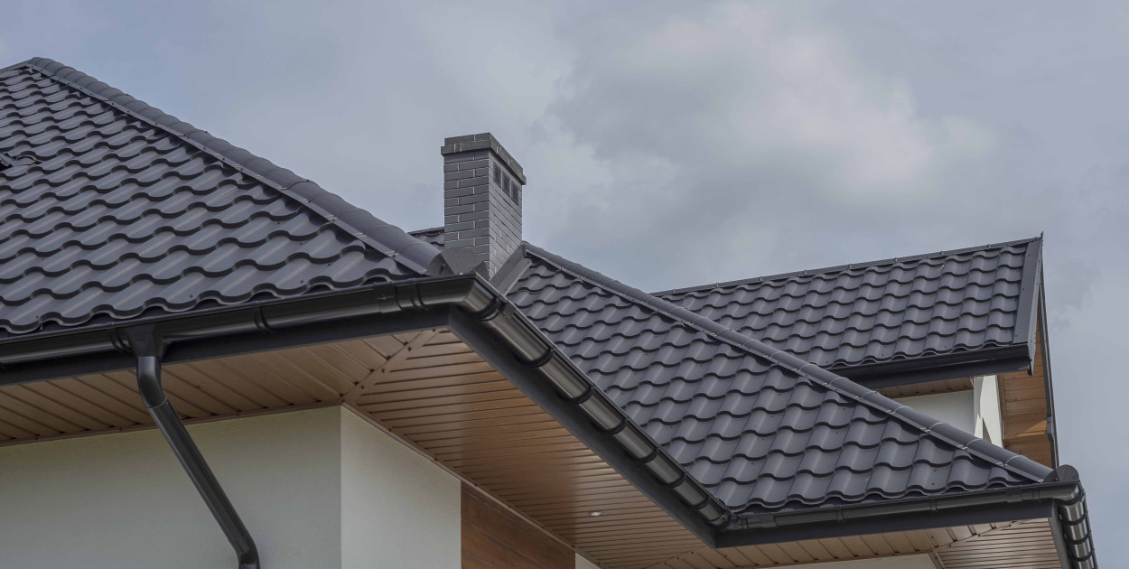 Blachodachówki zabezpieczone przed niekorzystnymi czynnikami atmosferycznymi