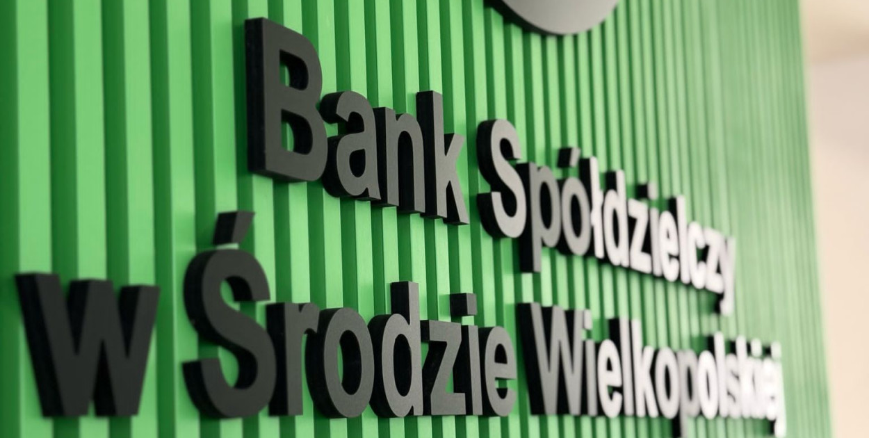 Bank Spółdzielczy Środa Wielkopolska: Nowa koncepcja przestrzeni ma na celu poprawienie wygody korzystania z usług bankowych.