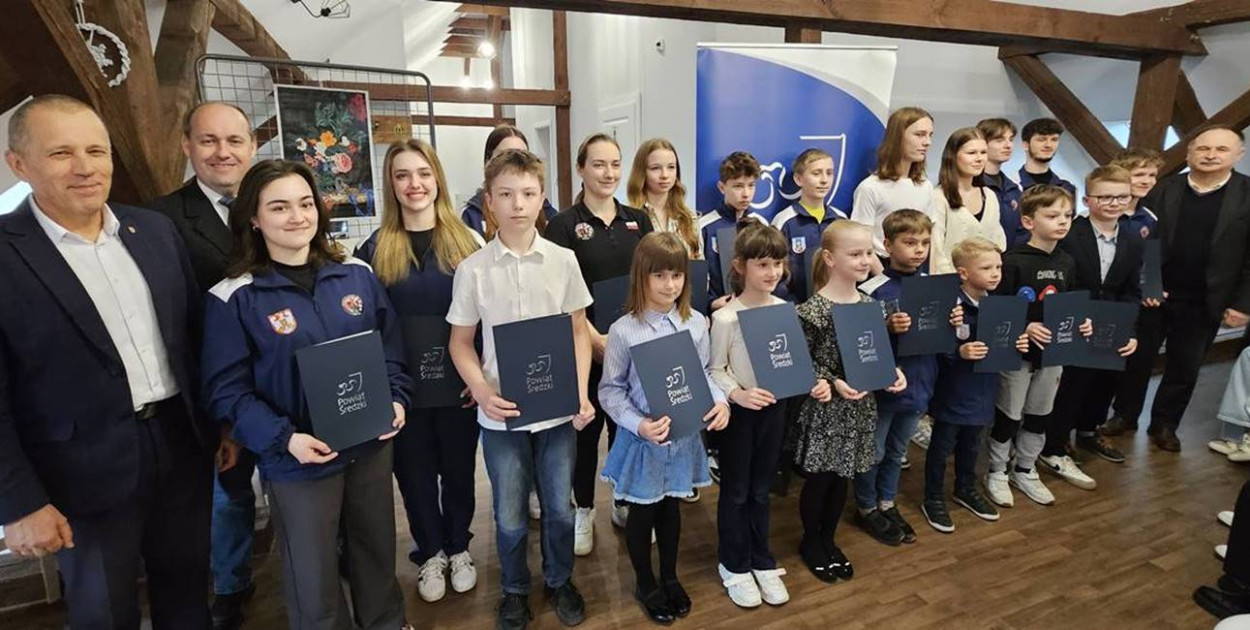 „Jesteście przykładem dla innych". Nagrodzili sportowców i trenerów