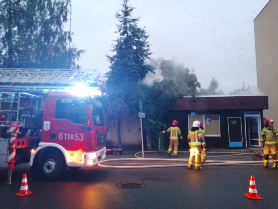 Poranny pożar w centrum Środy na ulicy Dąbrowskiego