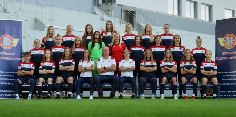 Zespół kobiet Polonii Środa - sezon 2022/23 runda jesienna Fot. Centrum Amigo