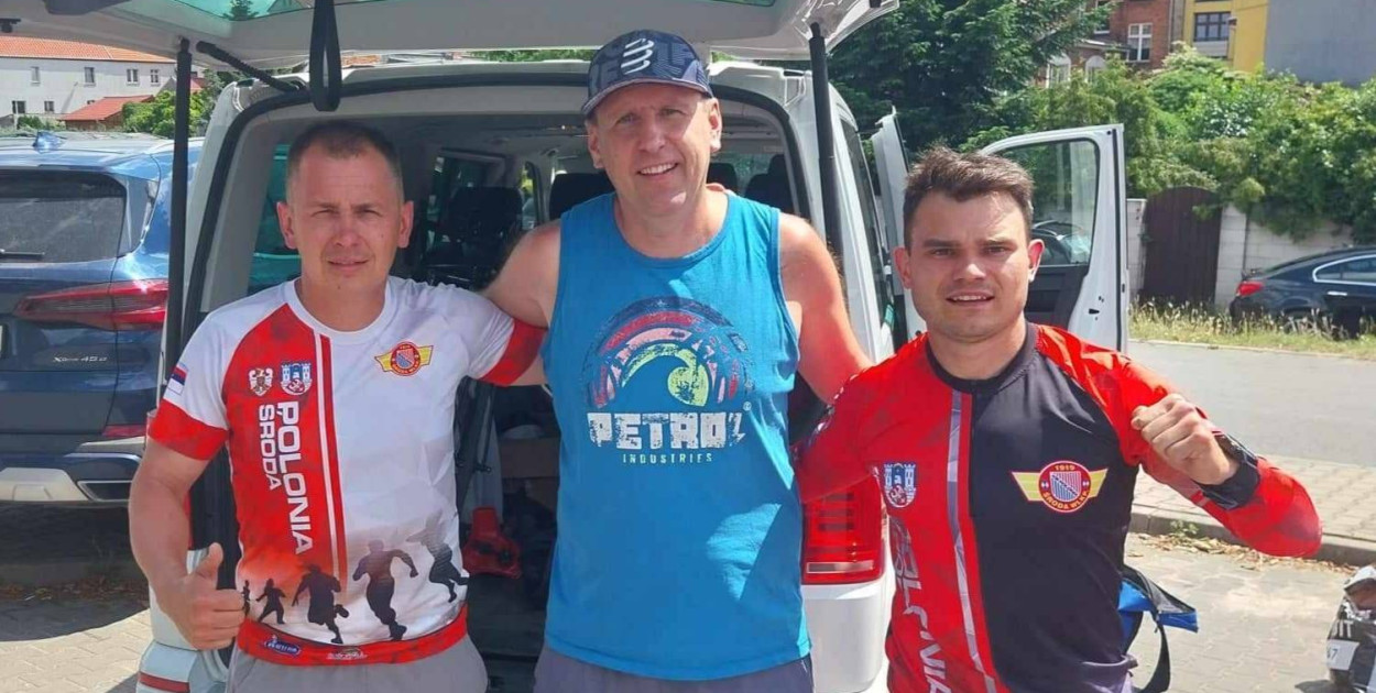 K. Leżała, P. Stefanowicz i K. Fibner
