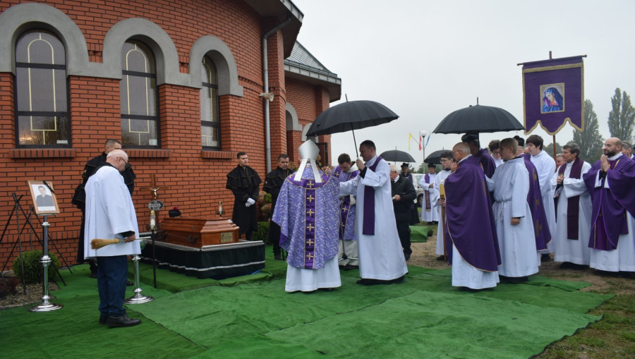 Pogrzeb księdza kanonika Franciszka Bortnowskiego