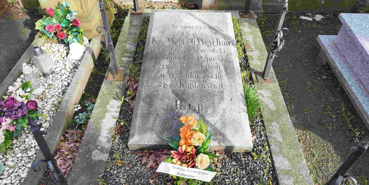 Proboszcz pochowany został na średzkim cmentarzu