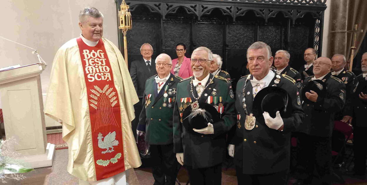 Tego dnia w Bazylice odbył się ceremoniał intronizacji Fot. Kurkowe Bractwo Strzeleckie w Środzie