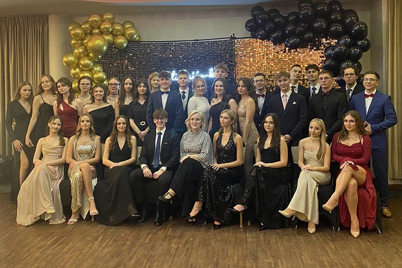 Studniówka maturzystów średzkiego LO