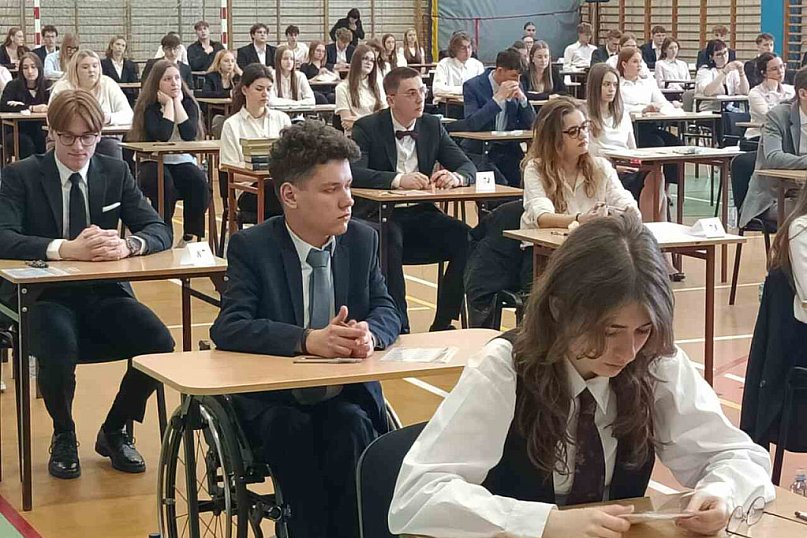 Egzaminy maturalne (dzień 1)