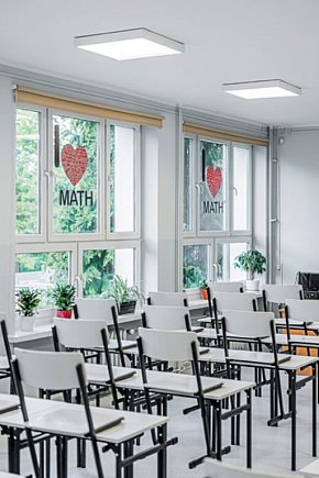Nowe oświetlenie w średzkich szkołach-972