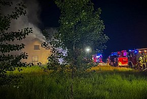Nocny pożar domu, w którym spały dwie osoby-15401