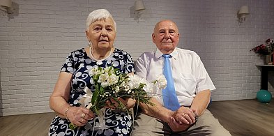 Znali się od dziecka, pięć lat byli narzeczeństwem. Ślubowali 65 lat temu-15478