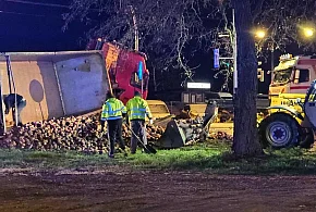 Brodowo: Ładunek rozsypany na DK11. Kilkugodzinna blokada drogi-18530