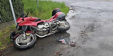 Wyjechał z drogi podporządkowanej wprost przed nadjeżdżającego motocyklistę-21011